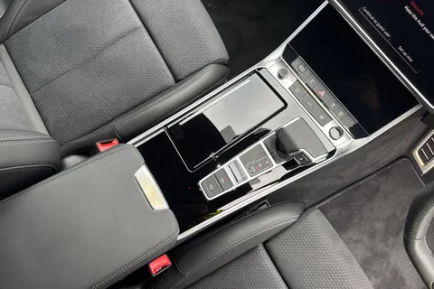 22 of 65 for Audi A6 Avant Avant Black Edition 40 TFSI 204 PS S tronic