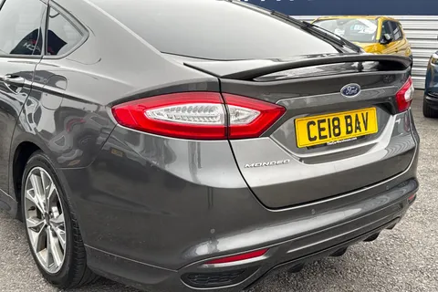 CE18BAV Ford Mondeo 2.0 TDCi ST-Line Euro 6 (s/s) 5dr Thumbnail #9