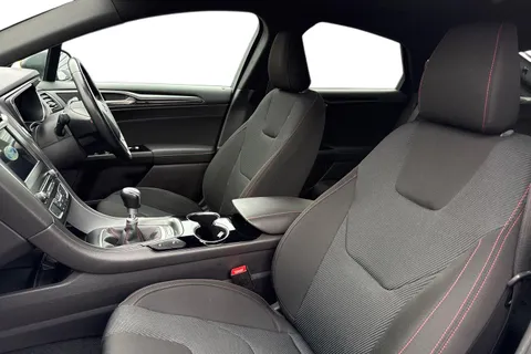 CE18BAV Ford Mondeo 2.0 TDCi ST-Line Euro 6 (s/s) 5dr Thumbnail #17