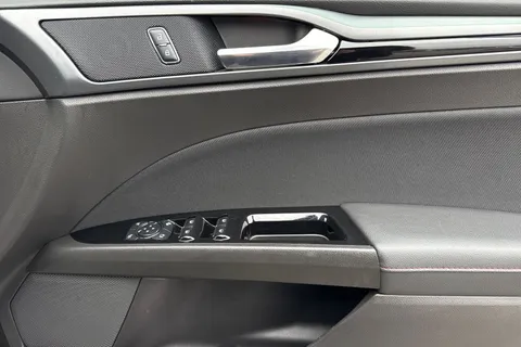 CE18BAV Ford Mondeo 2.0 TDCi ST-Line Euro 6 (s/s) 5dr Thumbnail #22