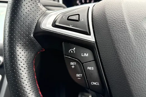 CE18BAV Ford Mondeo 2.0 TDCi ST-Line Euro 6 (s/s) 5dr Thumbnail #40