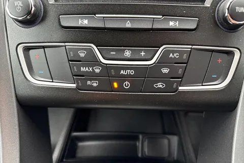 CE18BAV Ford Mondeo 2.0 TDCi ST-Line Euro 6 (s/s) 5dr Thumbnail #47