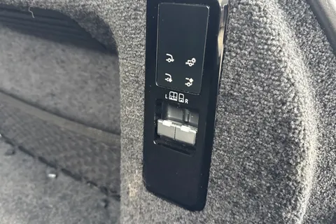 KW24LAO Land Rover Range Rover 3.0 P460e HSE 5dr Thumbnail #29