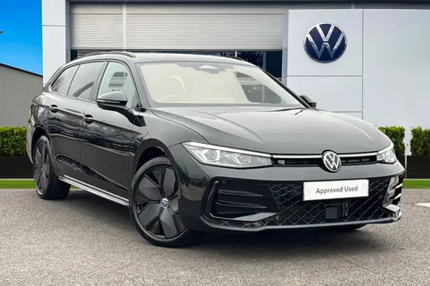 KS75CFJ Volkswagen Passat 1.5 TSI eHybrid 272 Black Edition 5dr DSG **TOW BAR, BLACK SIGNATURE PACK** Thumbnail #2