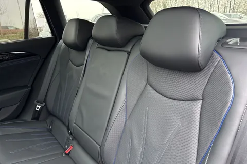 KS75CFJ Volkswagen Passat 1.5 TSI eHybrid 272 Black Edition 5dr DSG **TOW BAR, BLACK SIGNATURE PACK** Thumbnail #20