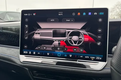 KS75CFJ Volkswagen Passat 1.5 TSI eHybrid 272 Black Edition 5dr DSG **TOW BAR, BLACK SIGNATURE PACK** Thumbnail #23