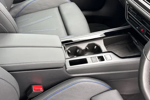 KS75CFJ Volkswagen Passat 1.5 TSI eHybrid 272 Black Edition 5dr DSG **TOW BAR, BLACK SIGNATURE PACK** Thumbnail #24