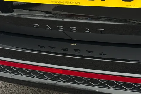 KS75CFJ Volkswagen Passat 1.5 TSI eHybrid 272 Black Edition 5dr DSG **TOW BAR, BLACK SIGNATURE PACK** Thumbnail #26