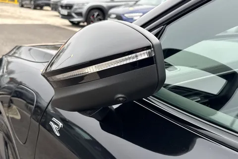 KS75CFJ Volkswagen Passat 1.5 TSI eHybrid 272 Black Edition 5dr DSG **TOW BAR, BLACK SIGNATURE PACK** Thumbnail #30