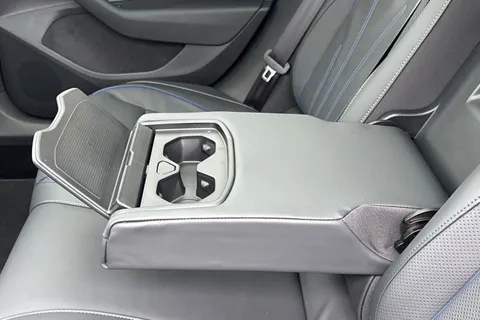 KS75CFJ Volkswagen Passat 1.5 TSI eHybrid 272 Black Edition 5dr DSG **TOW BAR, BLACK SIGNATURE PACK** Thumbnail #31