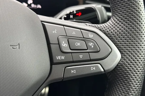 KS75CFJ Volkswagen Passat 1.5 TSI eHybrid 272 Black Edition 5dr DSG **TOW BAR, BLACK SIGNATURE PACK** Thumbnail #38