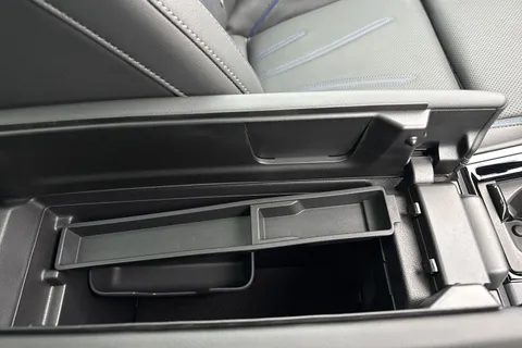 KS75CFJ Volkswagen Passat 1.5 TSI eHybrid 272 Black Edition 5dr DSG **TOW BAR, BLACK SIGNATURE PACK** Thumbnail #43