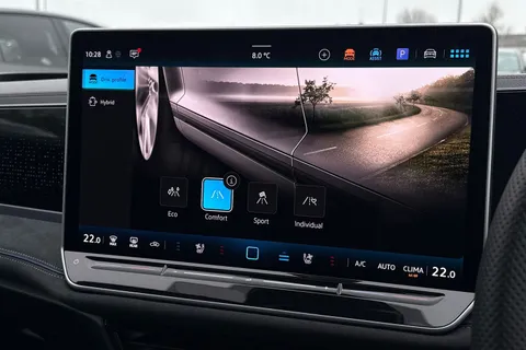 KS75CFJ Volkswagen Passat 1.5 TSI eHybrid 272 Black Edition 5dr DSG **TOW BAR, BLACK SIGNATURE PACK** Thumbnail #46