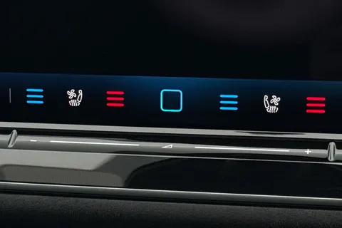 KS75CFJ Volkswagen Passat 1.5 TSI eHybrid 272 Black Edition 5dr DSG **TOW BAR, BLACK SIGNATURE PACK** Thumbnail #50