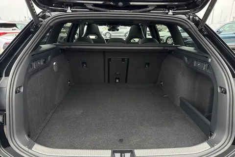 DG75ZYH Volkswagen Passat 1.5 TSI eHybrid 272 R-Line 5dr DSG**PAN ROOF + INFO PACK + DRIVER ASSIST** Thumbnail #8