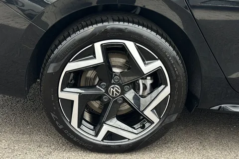 DG75ZYH Volkswagen Passat 1.5 TSI eHybrid 272 R-Line 5dr DSG**PAN ROOF + INFO PACK + DRIVER ASSIST** Thumbnail #11