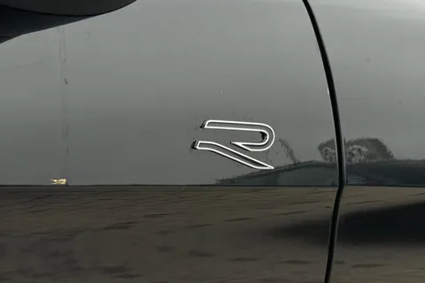 DG75ZYH Volkswagen Passat 1.5 TSI eHybrid 272 R-Line 5dr DSG**PAN ROOF + INFO PACK + DRIVER ASSIST** Thumbnail #27