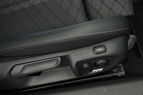 DG75ZYH Volkswagen Passat 1.5 TSI eHybrid 272 R-Line 5dr DSG**PAN ROOF + INFO PACK + DRIVER ASSIST** Thumbnail #36