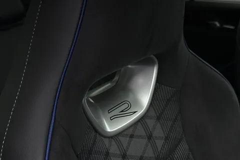 DG75ZYH Volkswagen Passat 1.5 TSI eHybrid 272 R-Line 5dr DSG**PAN ROOF + INFO PACK + DRIVER ASSIST** Thumbnail #37