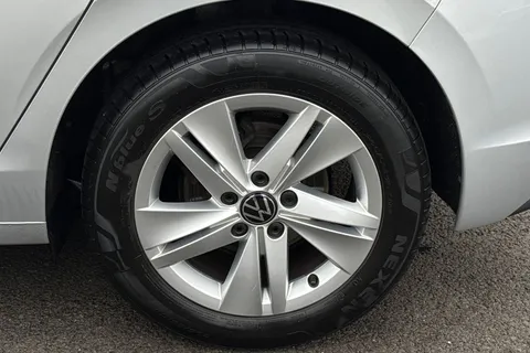 GL23MZZ Volkswagen Golf 1.0 TSI Life 5dr Thumbnail #12