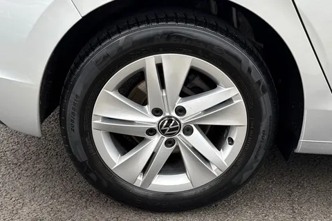 GL23MZZ Volkswagen Golf 1.0 TSI Life 5dr Thumbnail #13