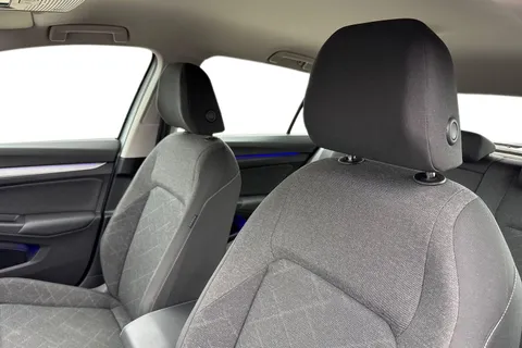 GL23MZZ Volkswagen Golf 1.0 TSI Life 5dr Thumbnail #17