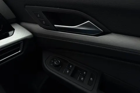 GL23MZZ Volkswagen Golf 1.0 TSI Life 5dr Thumbnail #22