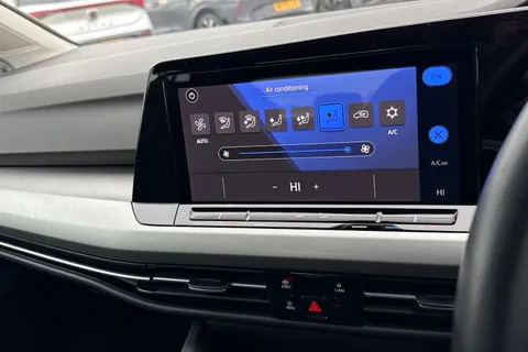 GL23MZZ Volkswagen Golf 1.0 TSI Life 5dr Thumbnail #23