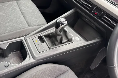 GL23MZZ Volkswagen Golf 1.0 TSI Life 5dr Thumbnail #24