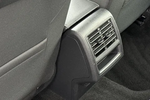 GL23MZZ Volkswagen Golf 1.0 TSI Life 5dr Thumbnail #32