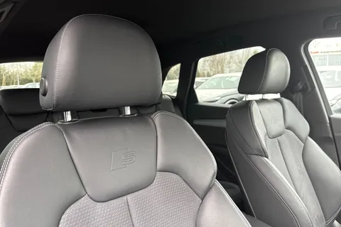 24 of 67 for Audi Q5 S line 40 TDI quattro 204 PS S tronic