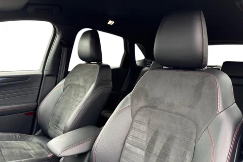 AK71EYV Ford Kuga 2.5 EcoBoost Duratec 14.4kWh ST-Line CVT Euro 6 (s/s) 5dr Thumbnail #17