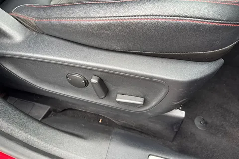 AK71EYV Ford Kuga 2.5 EcoBoost Duratec 14.4kWh ST-Line CVT Euro 6 (s/s) 5dr Thumbnail #39