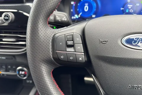 AK71EYV Ford Kuga 2.5 EcoBoost Duratec 14.4kWh ST-Line CVT Euro 6 (s/s) 5dr Thumbnail #41