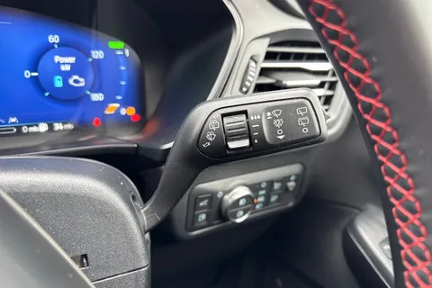 AK71EYV Ford Kuga 2.5 EcoBoost Duratec 14.4kWh ST-Line CVT Euro 6 (s/s) 5dr Thumbnail #44