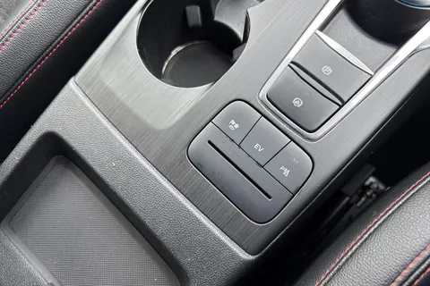 AK71EYV Ford Kuga 2.5 EcoBoost Duratec 14.4kWh ST-Line CVT Euro 6 (s/s) 5dr Thumbnail #59