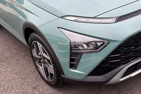 PL73YWG Hyundai Bayon 1.0 T-GDi MHEV Premium DCT Euro 6 (s/s) 5dr Thumbnail #10