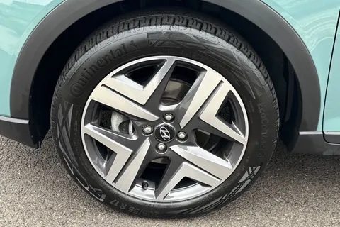 PL73YWG Hyundai Bayon 1.0 T-GDi MHEV Premium DCT Euro 6 (s/s) 5dr Thumbnail #11