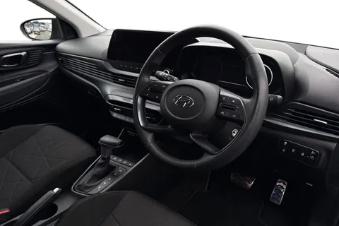 PL73YWG Hyundai Bayon 1.0 T-GDi MHEV Premium DCT Euro 6 (s/s) 5dr Thumbnail #15