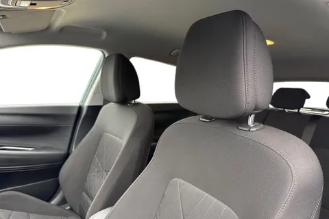 PL73YWG Hyundai Bayon 1.0 T-GDi MHEV Premium DCT Euro 6 (s/s) 5dr Thumbnail #17