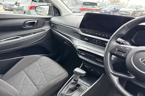 PL73YWG Hyundai Bayon 1.0 T-GDi MHEV Premium DCT Euro 6 (s/s) 5dr Thumbnail #21