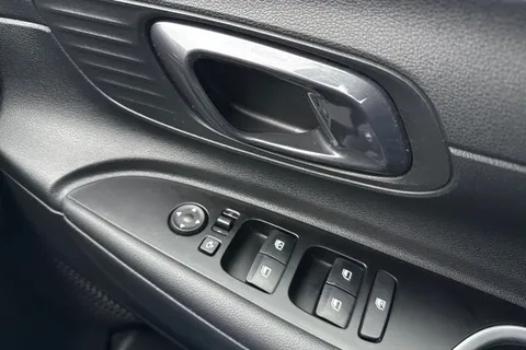 PL73YWG Hyundai Bayon 1.0 T-GDi MHEV Premium DCT Euro 6 (s/s) 5dr Thumbnail #22