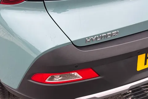 PL73YWG Hyundai Bayon 1.0 T-GDi MHEV Premium DCT Euro 6 (s/s) 5dr Thumbnail #31