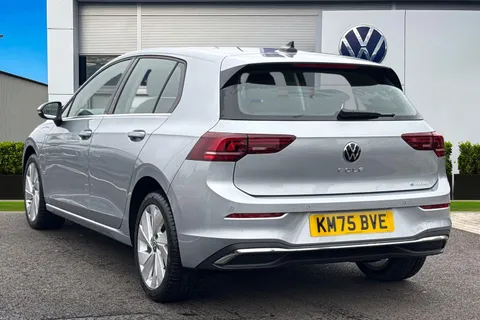 KM75BVE Volkswagen Golf 1.5 TSI 204 Style eHybrid 5dr DSG Thumbnail #3