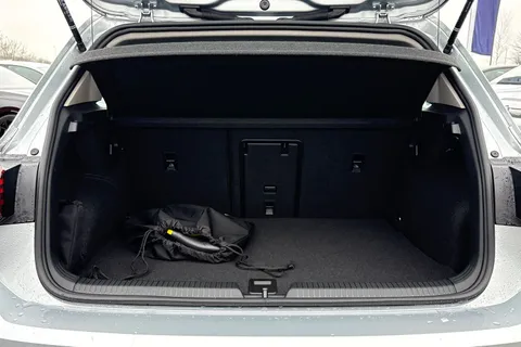 KM75BVE Volkswagen Golf 1.5 TSI 204 Style eHybrid 5dr DSG Thumbnail #7