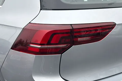 KM75BVE Volkswagen Golf 1.5 TSI 204 Style eHybrid 5dr DSG Thumbnail #8