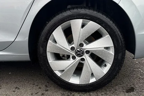 KM75BVE Volkswagen Golf 1.5 TSI 204 Style eHybrid 5dr DSG Thumbnail #10