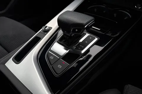 YP24FZR Audi A4 Avant Avant S line 40 TFSI  204 PS S tronic Thumbnail #24