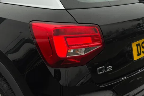 DS23UEM Audi Q2 Technik 30 TFSI 110 PS 6-speed Thumbnail #8