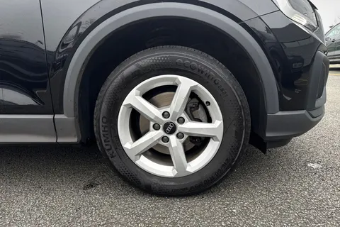 DS23UEM Audi Q2 Technik 30 TFSI 110 PS 6-speed Thumbnail #10